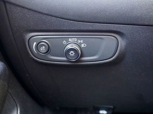 Used 2023 Chevrolet Equinox LT w/ Driver Convenience Package image 25