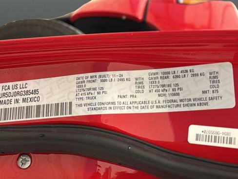 Used 2024 RAM 2500 Big Horn w/ Sport Appearance Package AWD/4WD image 30