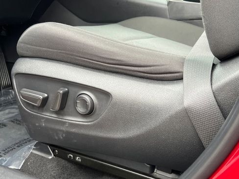 Used 2023 Toyota RAV4 XLE image 19