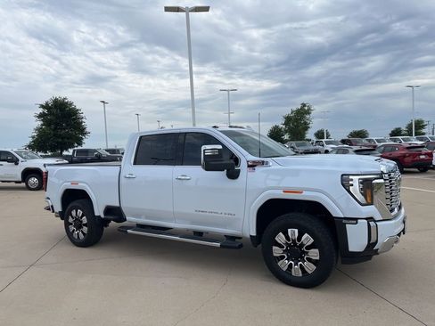 Used 2026 GMC Sierra 2500 Denali w/ Denali Reserve Package AWD/4WD image 7