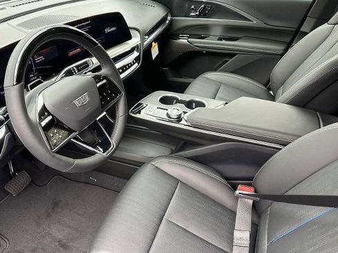 New 2026 Cadillac Lyriq Luxury image 9