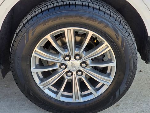 Used 2017 Cadillac XT5 Luxury w/ Driver Awareness Package AWD/4WD image 36