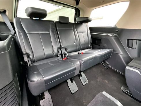 Used 2024 Ford Expedition XLT AWD/4WD image 26