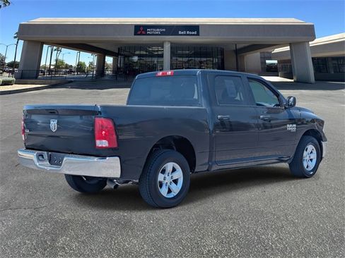 Used 2022 RAM 1500 Classic SLT image 6
