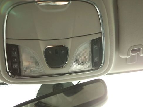 Used 2019 Jeep Cherokee Trailhawk image 31