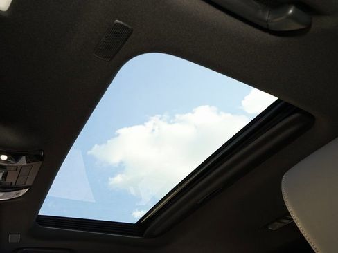 Used 2026 Lexus GX 550 w/ Accessory Package (2T) image 17