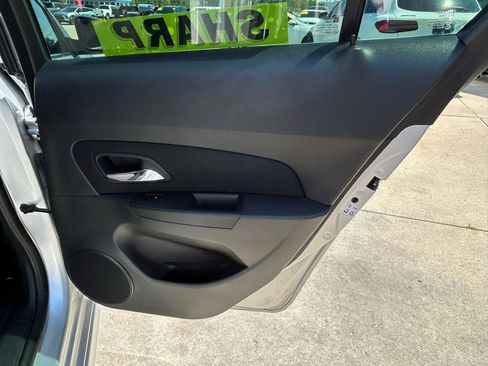 Used 2016 Chevrolet Cruze LT FWD image 15