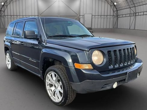 Used 2014 Jeep Patriot Sport w/ Power Value Group FWD image 7