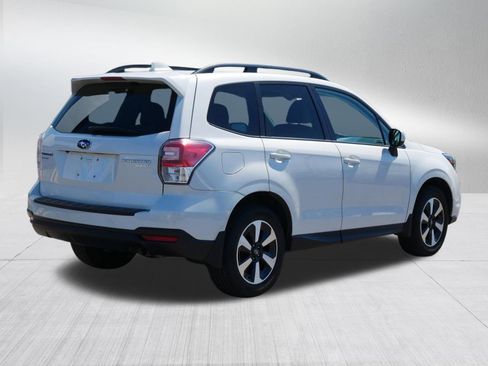Used 2017 Subaru Forester 2.5i Premium AWD/4WD image 7