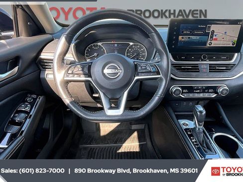 Used 2024 Nissan Altima 2.5 SL AWD/4WD image 5