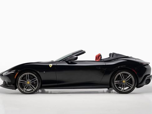 Used 2025 Ferrari Roma Spider RWD image 13