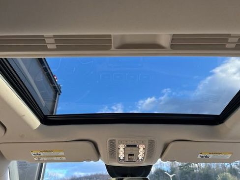 Used 2025 Mercedes-Benz GLE 350 4MATIC image 15