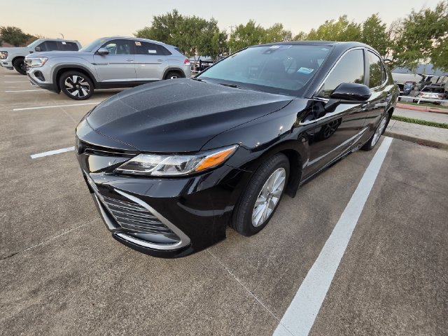 Used 2024 Toyota Camry LE FWD image 3
