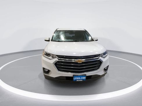 Used 2020 Chevrolet Traverse LT image 3