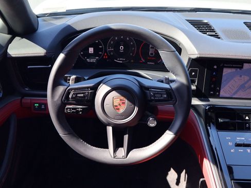 Certified 2025 Porsche Panamera image 15