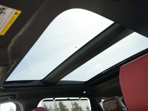 New 2025 MAZDA CX-70 Plug-In Hybrid w/ Premium Plus image 28