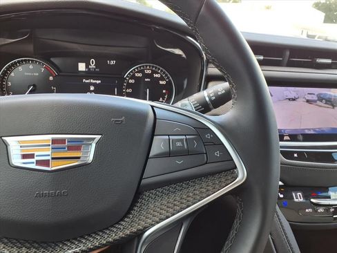 Used 2025 Cadillac XT5 Sportv AWD/4WD image 28