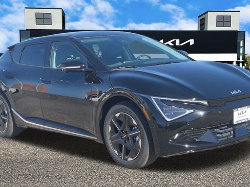 New 2025 Kia EV6 Wind image 2