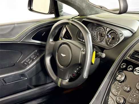 Used 2014 Aston Martin Vanquish Volante image 29