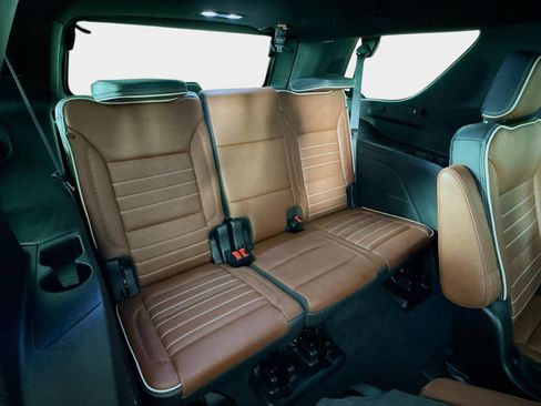 Certified 2024 GMC Yukon Denali Ultimate image 29