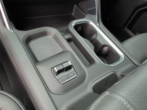 Certified 2024 GMC Sierra 2500 Denali w/ Denali Reserve Package image 32