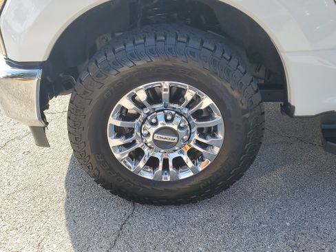 Used 2021 Ford F250 XLT w/ XLT Premium Package image 5