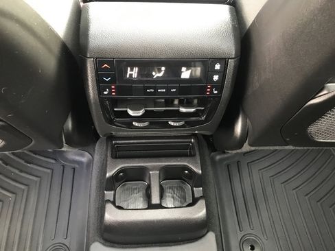 Used 2021 Jeep Grand Cherokee L Limited w/ Luxury Tech Group II image 35