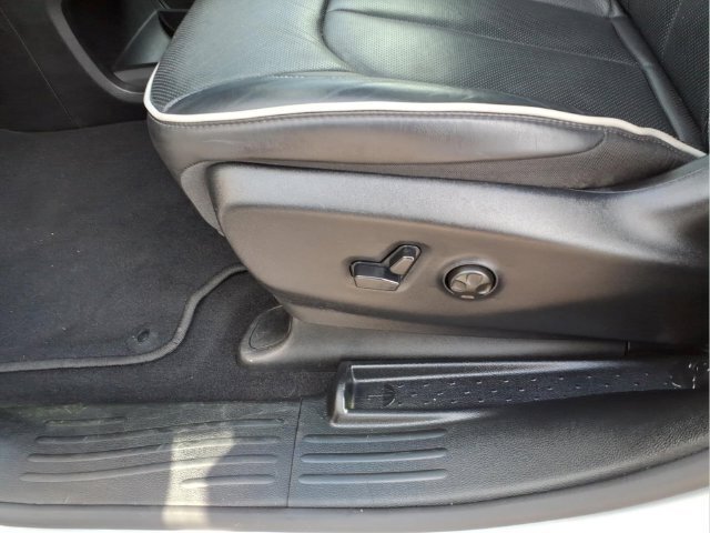Used 2026 Chrysler Pacifica Limited w/ S Appearance Package FWD image 17