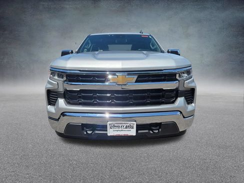 Used 2022 Chevrolet Silverado 1500 LT AWD/4WD image 2