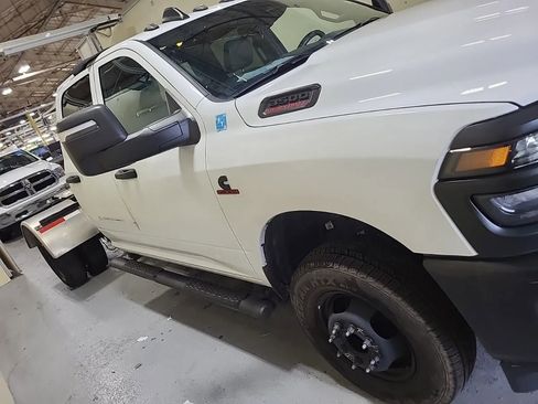 Used 2025 RAM 3500 Tradesman AWD/4WD image 1