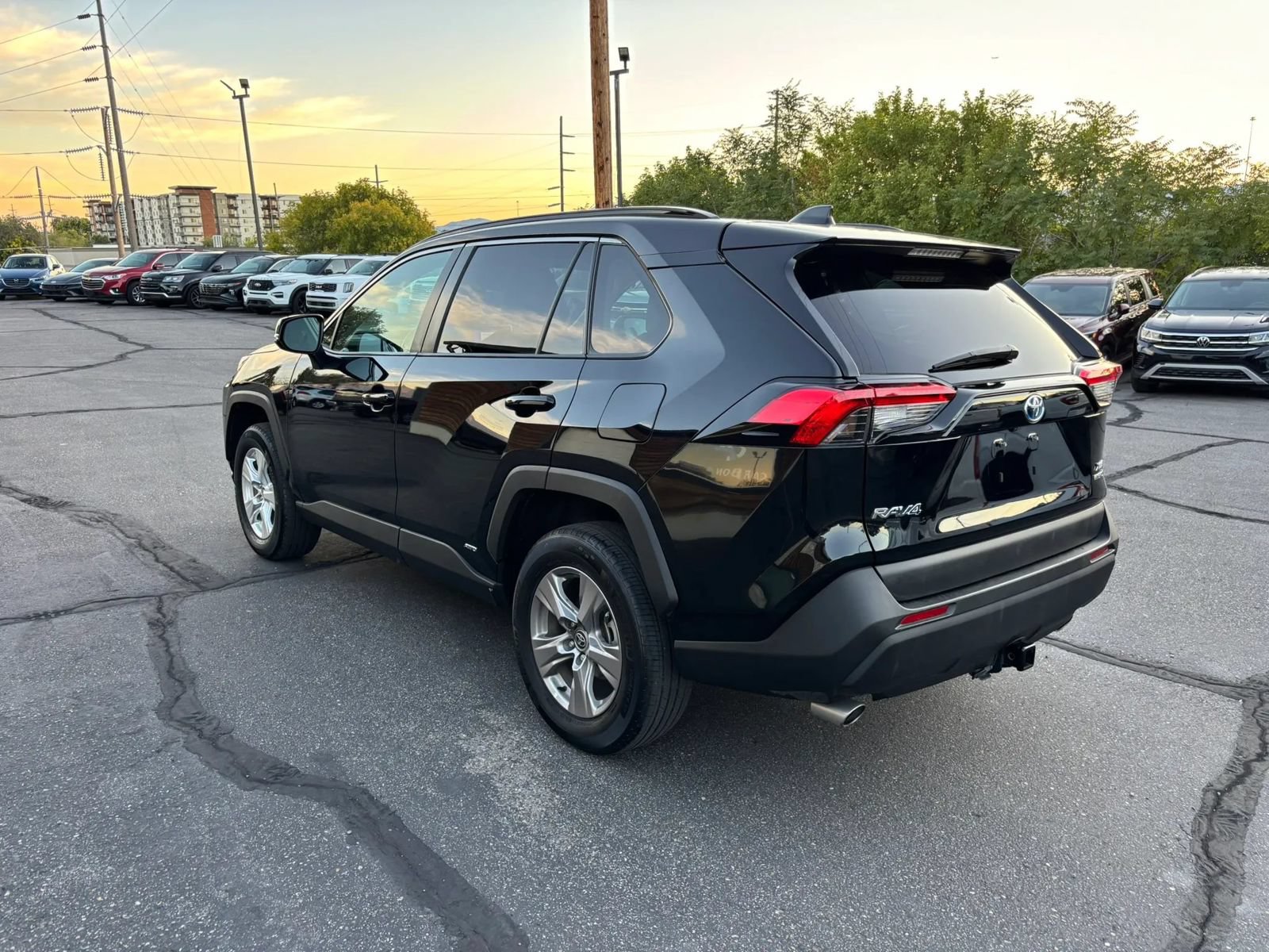 Used 2024 Toyota RAV4 XLE AWD/4WD image 5