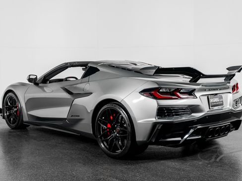 Used 2023 Chevrolet Corvette Z06 image 15