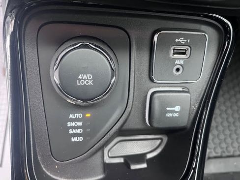 Used 2021 Jeep Compass Latitude image 12