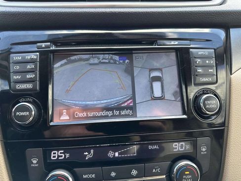 Used 2016 Nissan Rogue SV w/ SV Premium Package FWD image 35