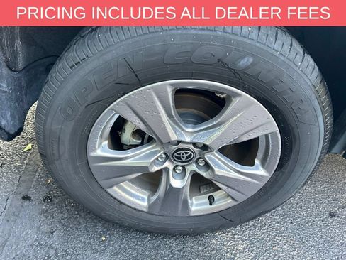 Used 2025 Toyota RAV4 XLE FWD image 10