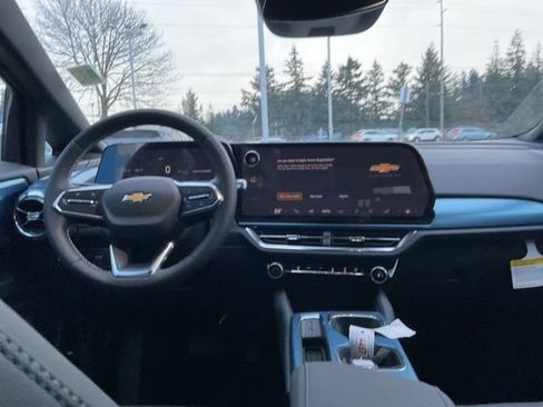 New 2026 Chevrolet Equinox EV LT image 10