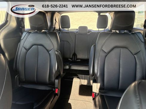 Used 2025 Chrysler Pacifica Select FWD image 14