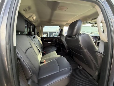 Used 2018 RAM 1500 Laramie w/ Convenience Group AWD/4WD image 18