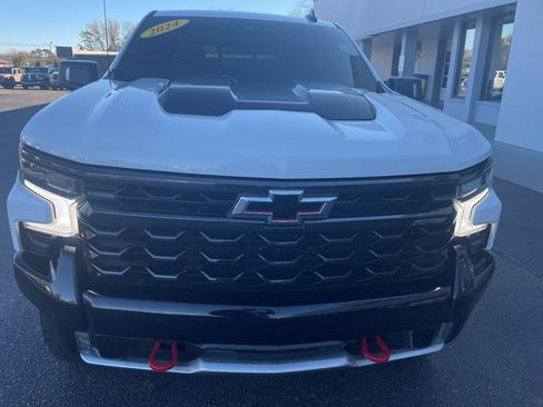Used 2024 Chevrolet Silverado 1500 ZR2 w/ Technology Package image 3