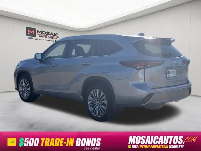Used 2024 Toyota Highlander Platinum AWD/4WD image 5