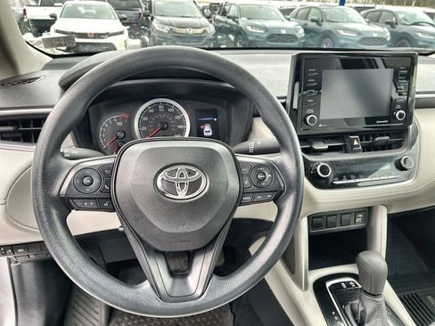 Used 2022 Toyota Corolla Cross L image 13