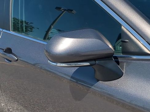 Used 2024 Toyota Camry SE image 12