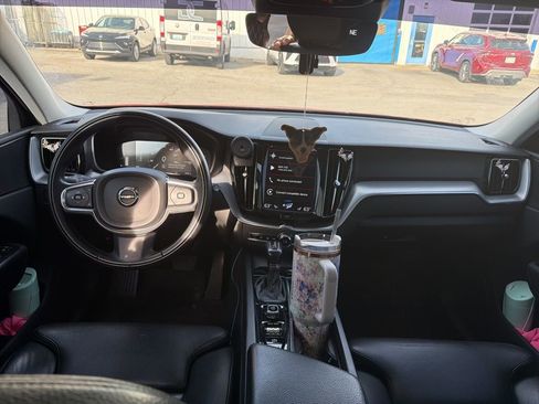 Used 2019 Volvo XC60 T5 Momentum w/ Premium Package image 5