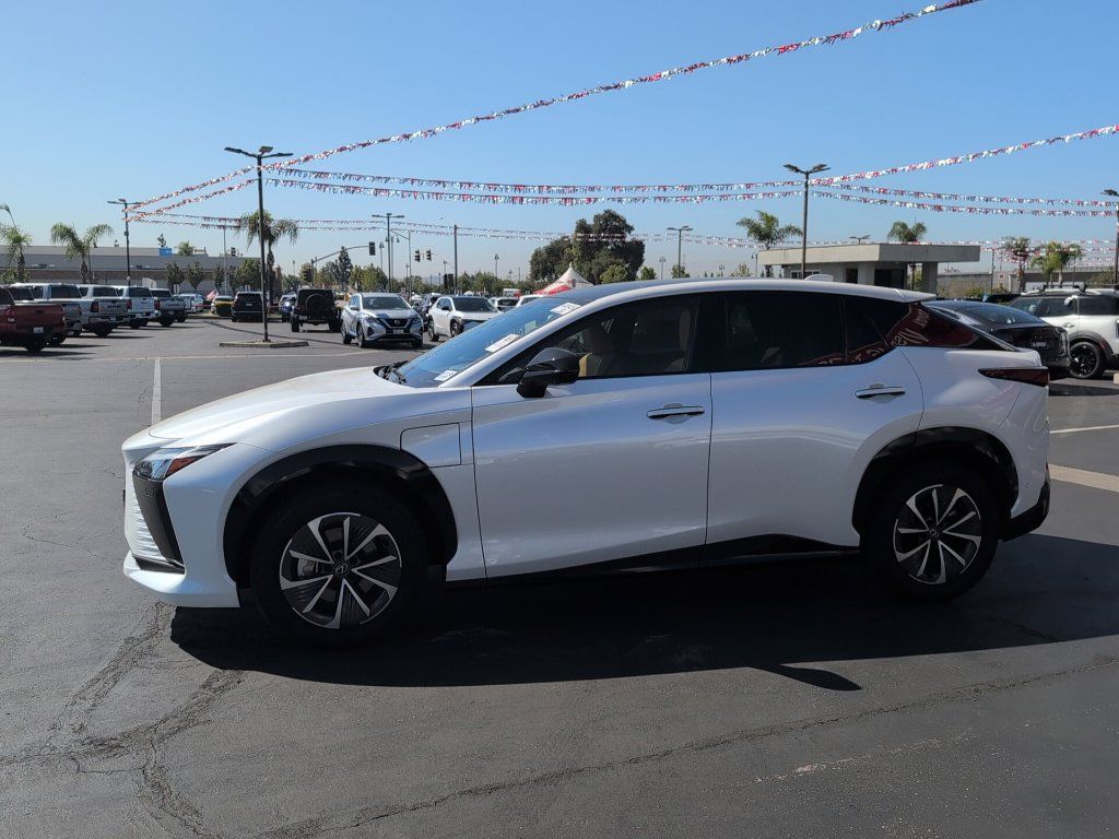 Used 2023 Lexus RZ 450e Premium w/ Technology Package AWD/4WD image 4