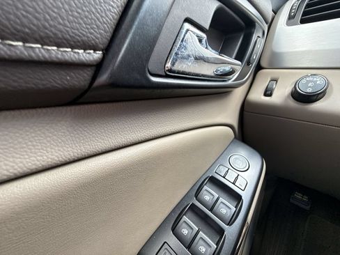 Certified 2019 GMC Yukon XL SLT w/ Open Road Package RWD image 30