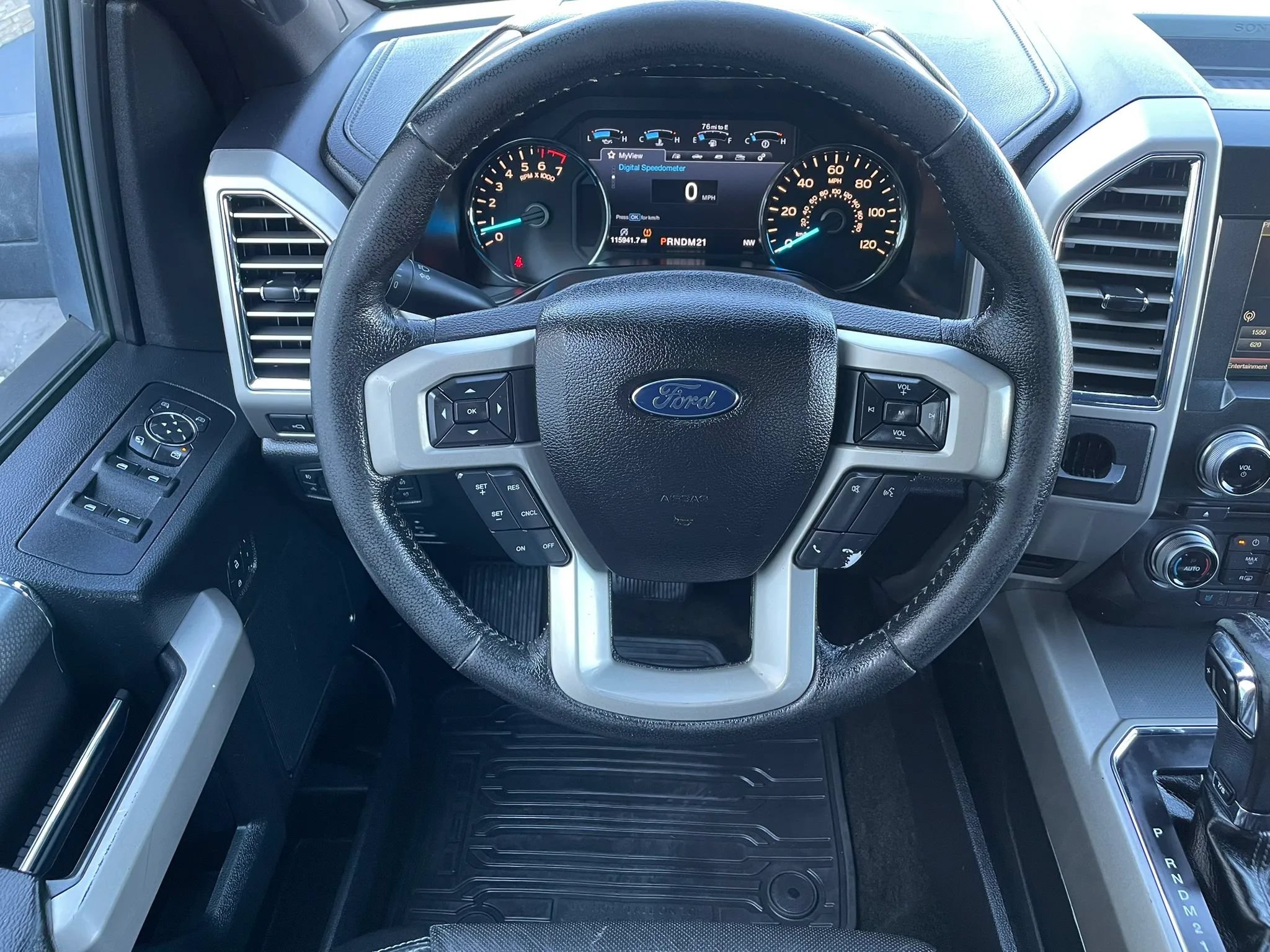 Used 2015 Ford F150 Lariat RWD image 11