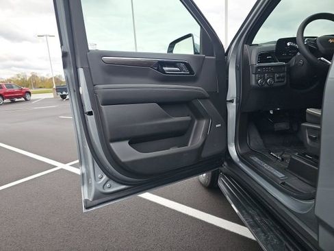 New 2026 Chevrolet Suburban Premier w/ Sun And Tow Package image 16