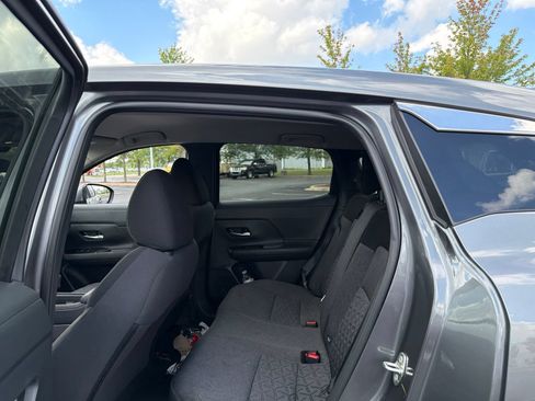 Used 2025 Nissan Kicks SV AWD/4WD image 11