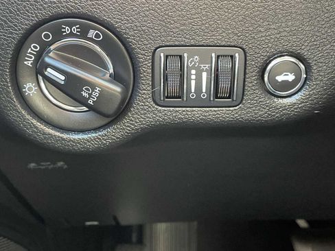 Used 2023 Chrysler 300 S image 25