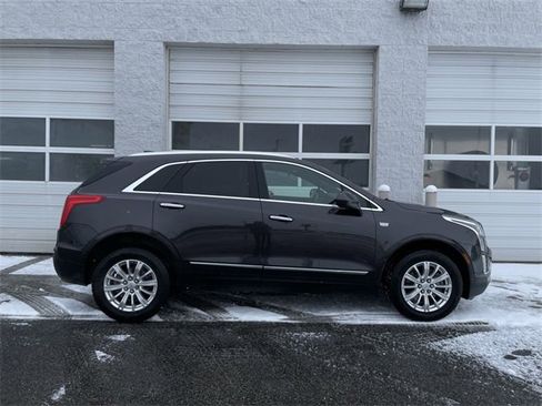 Used 2017 Cadillac XT5 FWD image 1